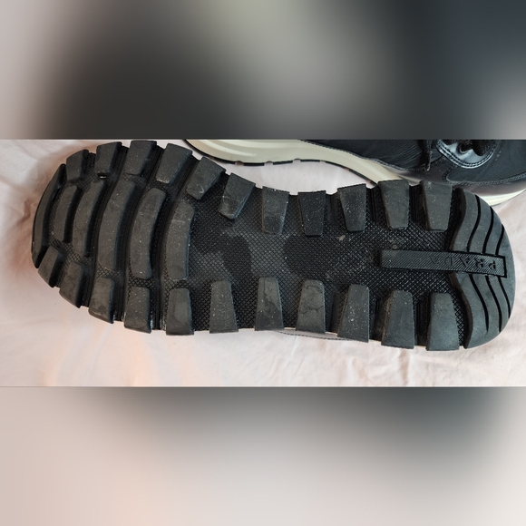 Prada Men's 11.5 Black Shock Absorbing Low Top - Picture 8 of 15